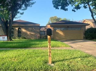 9606 Ravensworth Dr, Houston, TX 77031