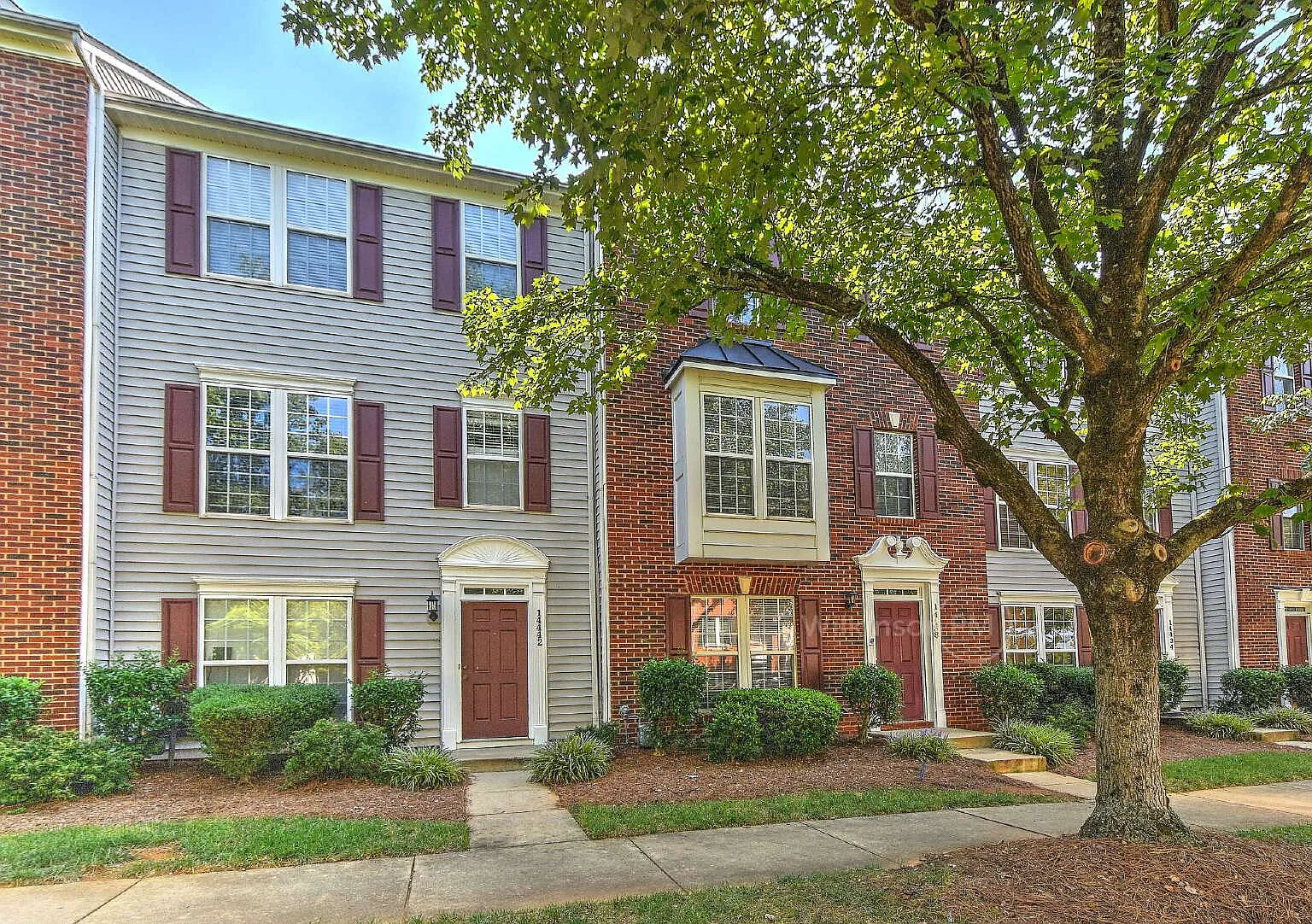 3 bed, 4.0 bath, 1936 sqft, $2,150 — Photo 1