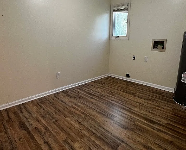 215 S Skinner Ave — Photo 13