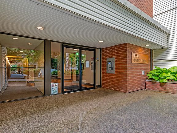 3rd image of 1350 Comox St #402