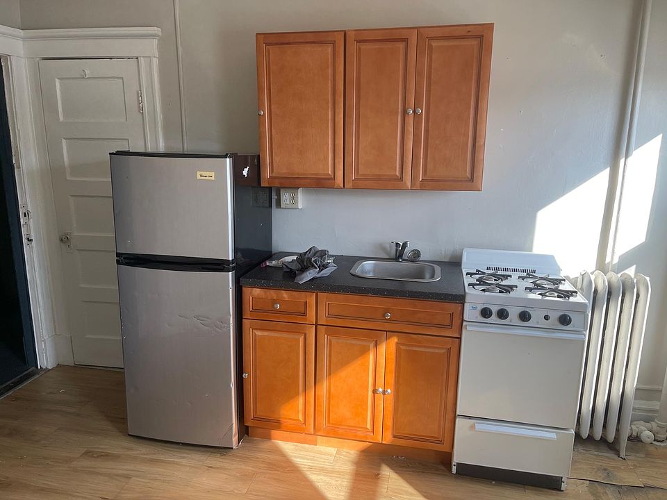 2nd image of 109 Foster St #5B