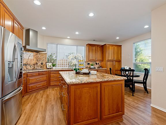 5th image of 7317 Celata Ln