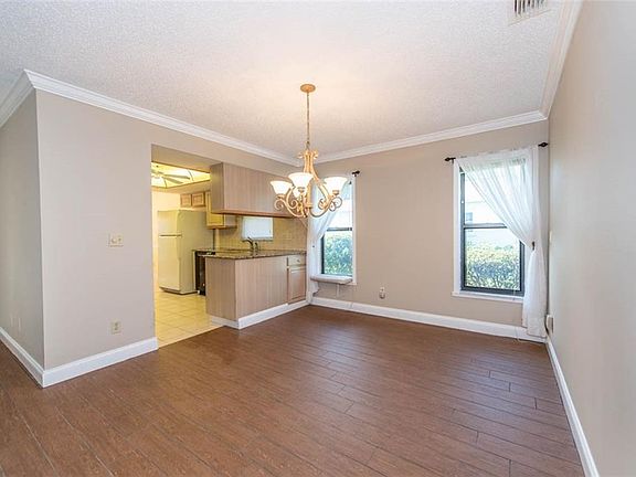 5th image of 2516 Locksley St
