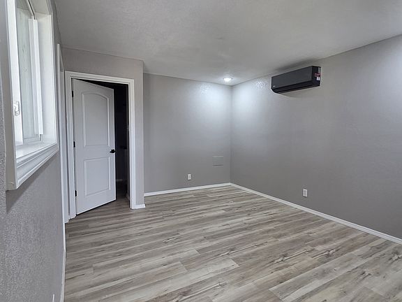 3rd image of 400 W 18th St Unit 1