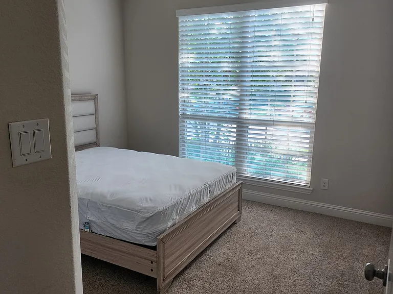 813 Warwick Blvd — Photo 9