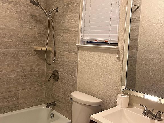 4th image of 2806 Great Valley Dr