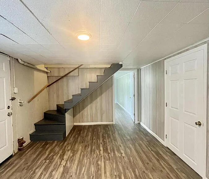 719 N Middle St — Photo 17