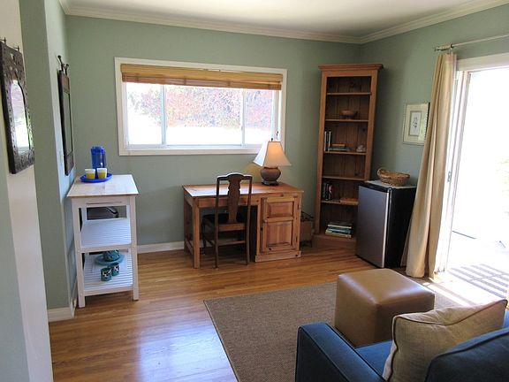3rd image of 3931 Walgrove Ave