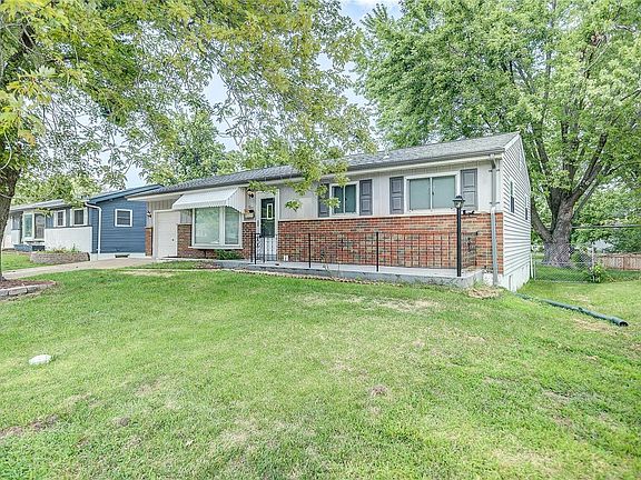 2nd image of 527 Lynn Haven Ln
