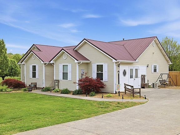 2nd image of 4415 Holly Tree Ln