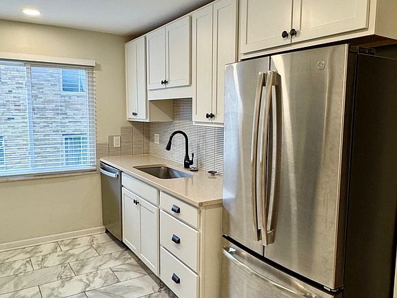 3rd image of 3480 Warren Rd Unit 2