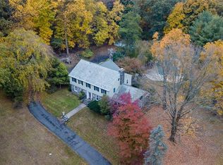 1 Finnegan Ln, Suffern, NY 10901