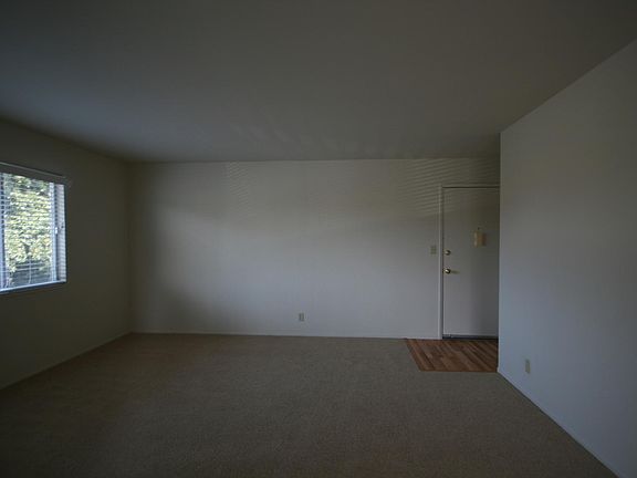 2nd image of 1560 Quebec Ct APT 3