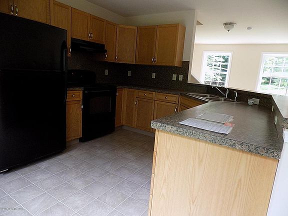 3rd image of 1043 Alpine Dr