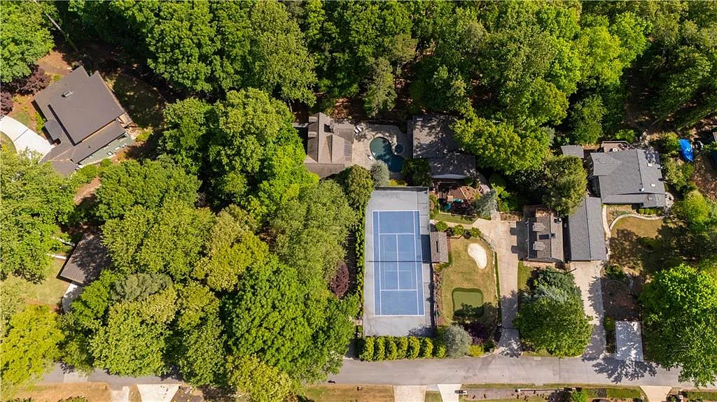 6 bed, 7.0 bath, 5340 sqft, $11,500 — Photo 3