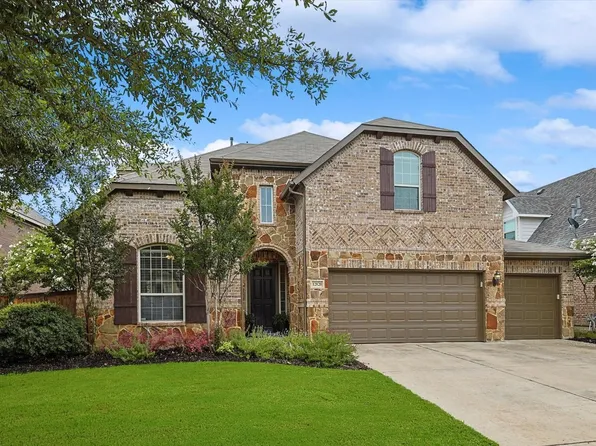 12820 Homestretch Dr, Fort Worth, TX 76244
