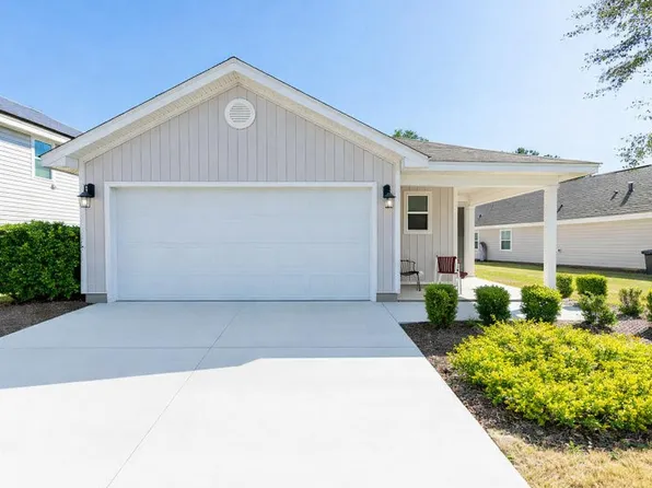 473 Earl Godwin Rd, Freeport, FL 32439