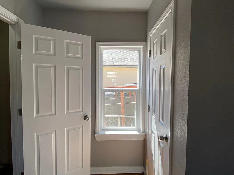 1208 Taylor Ave — Photo 10