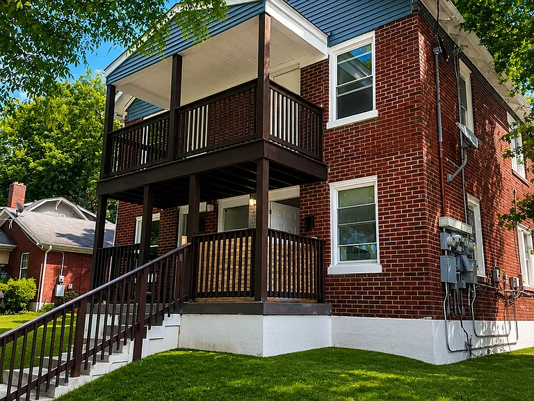 1724 W Ormsby Ave — Photo 1