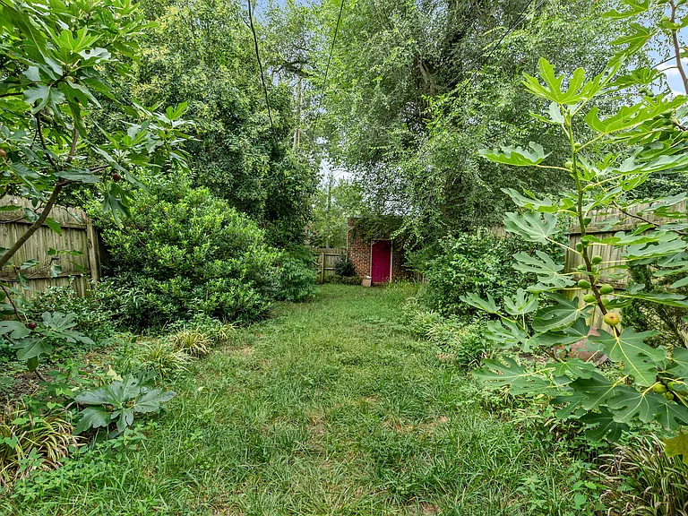 2915 E Marshall St — Photo 32