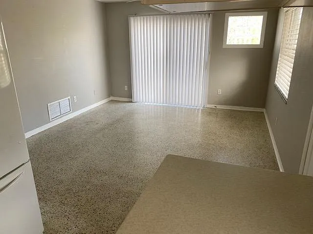 Large Livingroom, with sliding door access to patio