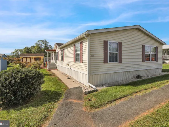 507 Caravelle Ln, Reading, PA 19606