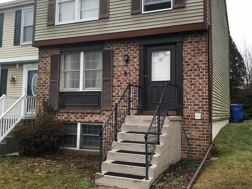 2nd image of 687 S 82nd St