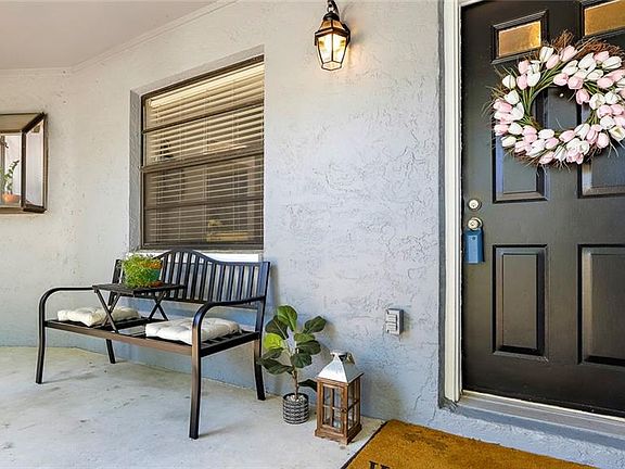 4th image of 2620 Sunnyside Cir