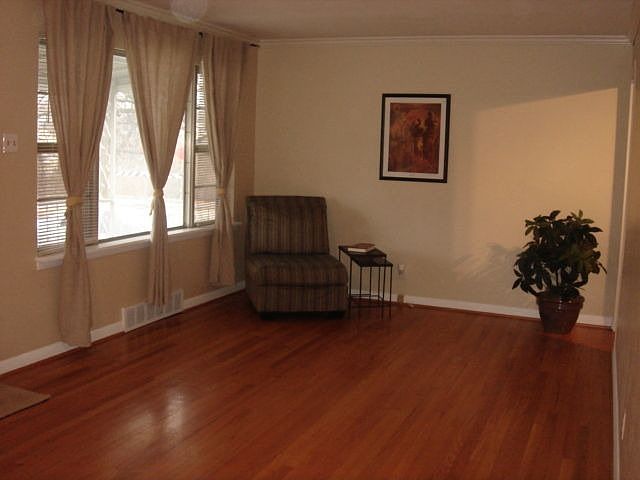 1st image of 606 Attucks St