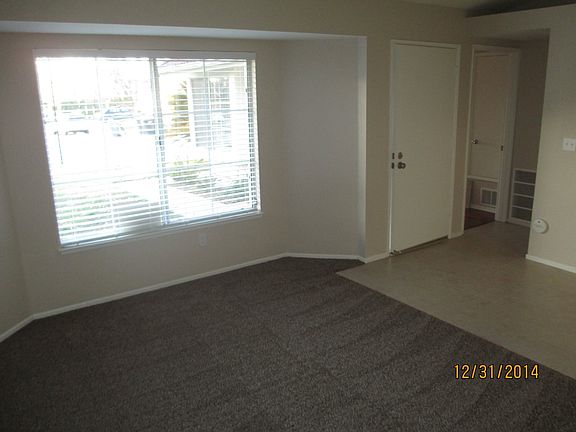 5th image of 901 Clover St