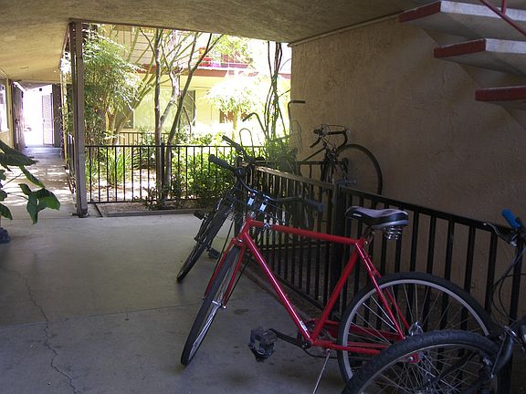 5th image of 434 E 17th St APT 308