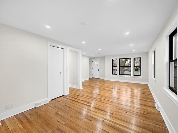 4th image of 9504 Kimmey Ln