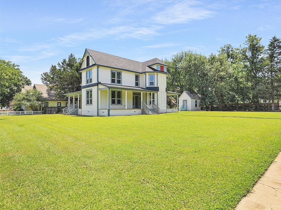 1128 W Sears St, Denison, TX 75020 MLS 20396640 Zillow