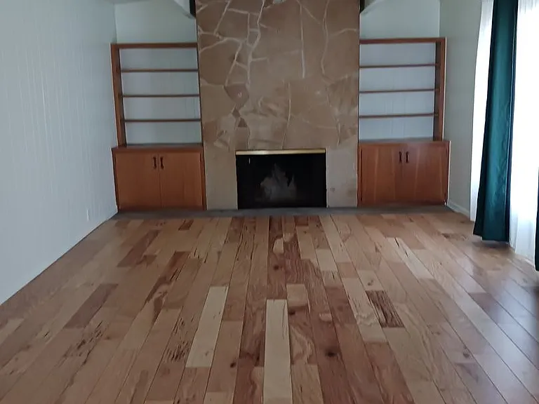1111 McClaren Dr — Photo 1