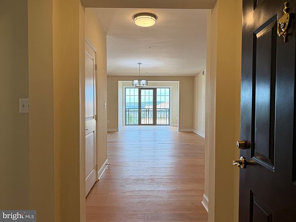 2nd image of 485 Harbor Side St APT 604