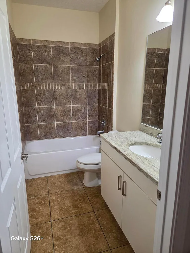 3 bed, 1718 sqft, $3,250 — Photo 3