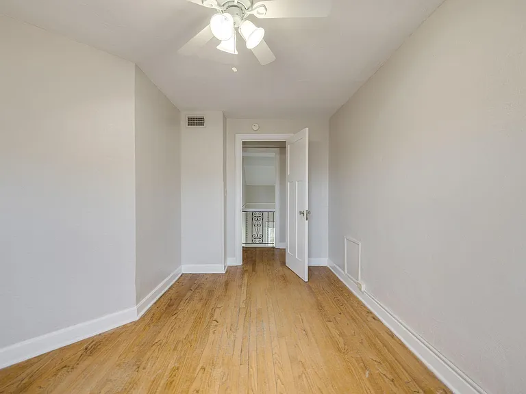 2516 N Hudson Ave #201 — Photo 12