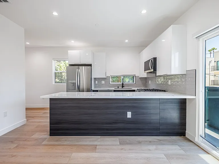 11311 Collins St — Photo 53
