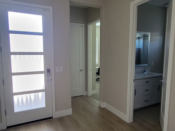 3rd image of 9257 Janowicz St