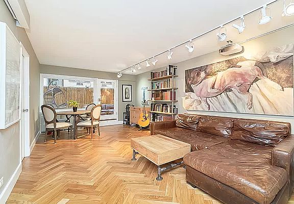 2nd image of 333 E 66th St APT 1A