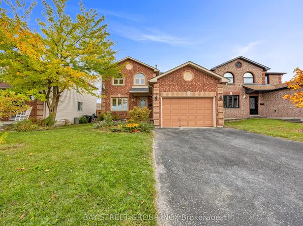 13 Irish Ln, Barrie, ON L4M 6H3