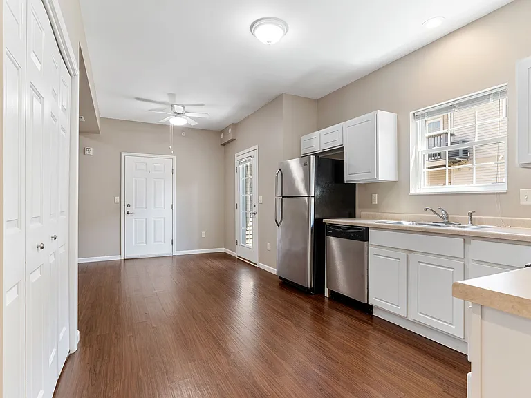 Stonegate Village Apartments — Photo 6