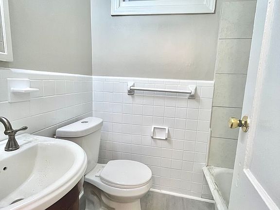 5th image of 1723 H St NE APT 1