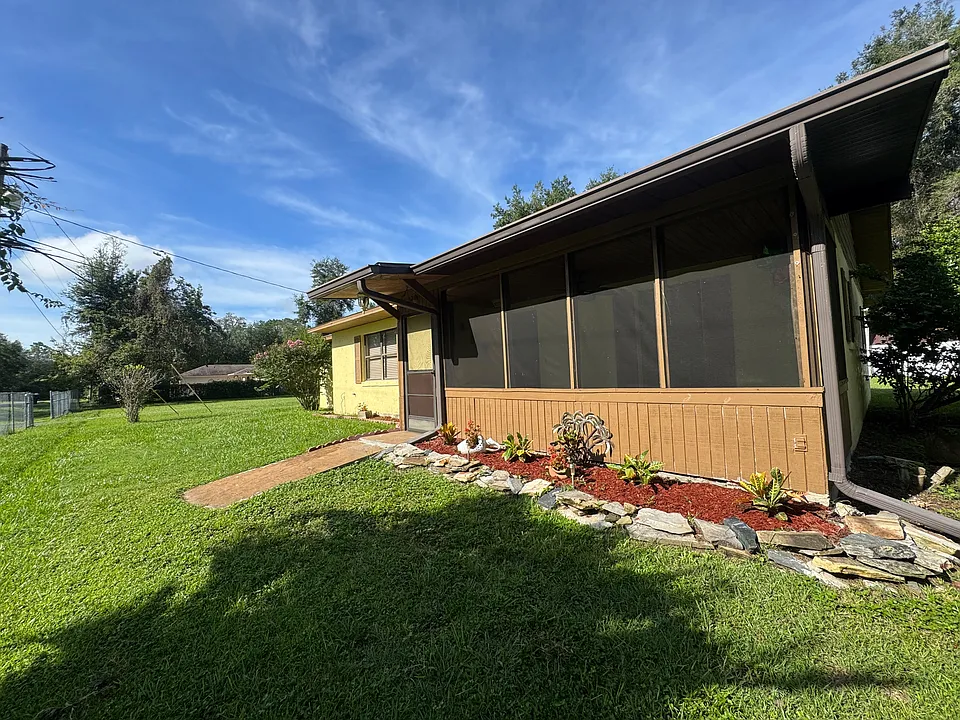 15900 SE 92nd Ter