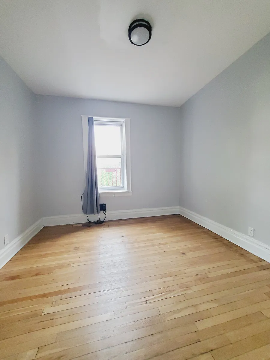 Building Photo - 104 Baldwin Ave #2L