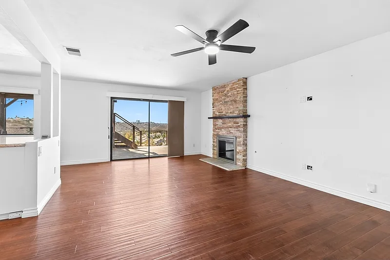 3 bed, 2.5 bath, 1542 sqft, $4,600 — Photo 4