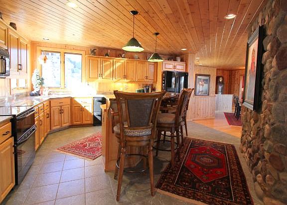 3rd image of 11815 Aspen Ln