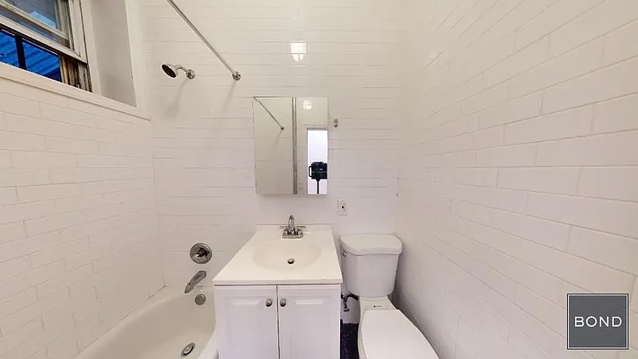 Rented by Bond New York | media 5