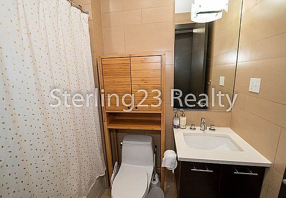5th image of 2571 22nd St APT 2