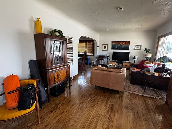 2nd image of 410 N Oakley St